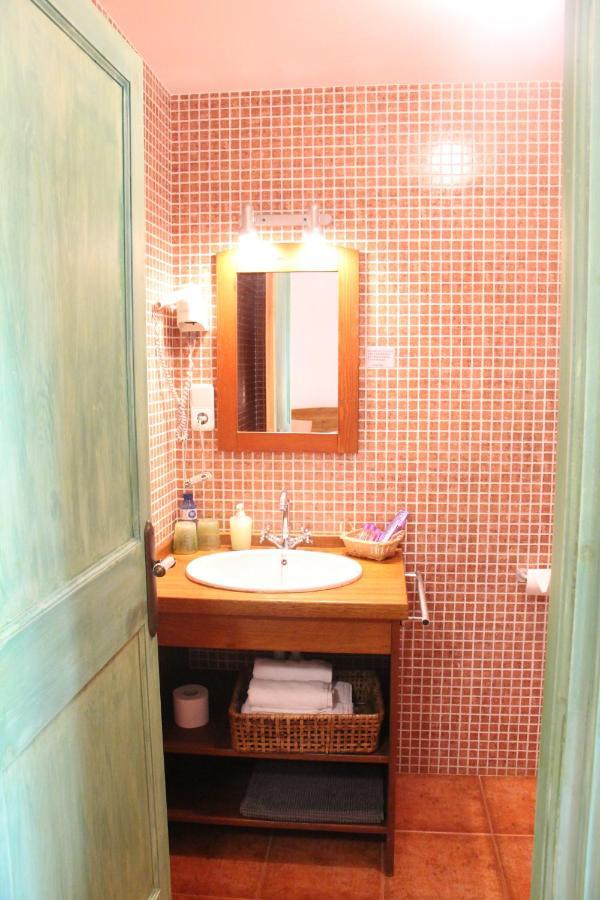 Hostal L'Ou De Reig Montseny Buitenkant foto