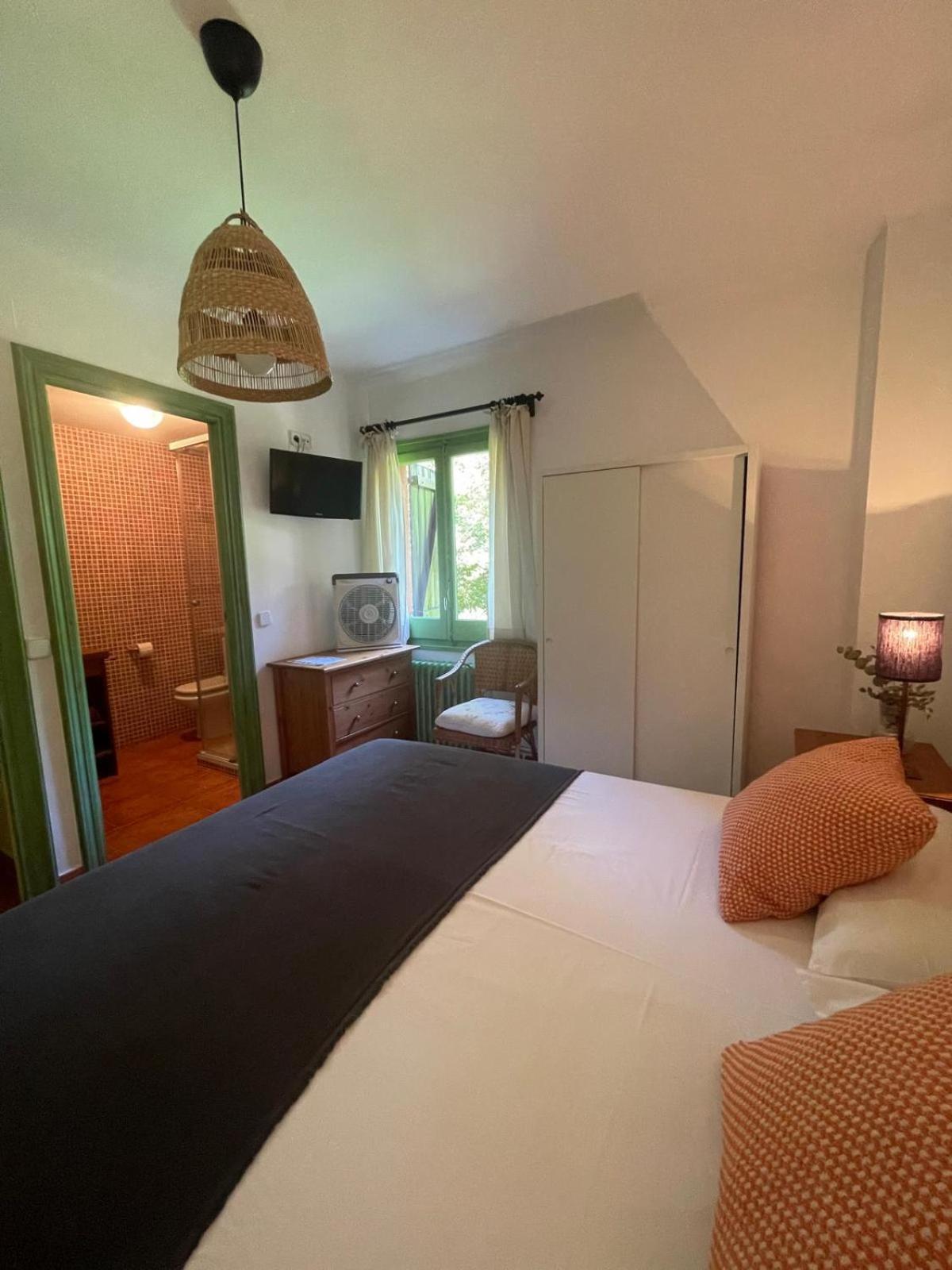 Hostal L'Ou De Reig Montseny Buitenkant foto